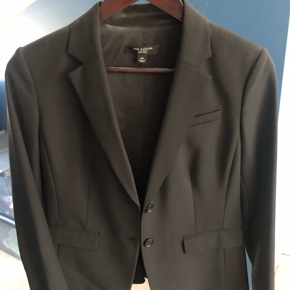 Ann Taylor Black Long Sleeve 2 Button 2 Front Pocket Blazer Size 4P